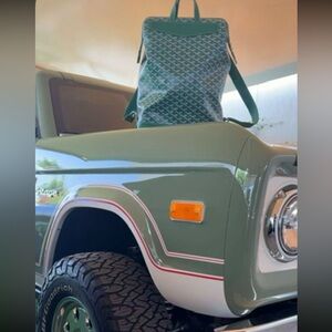 Meet your Posher, Lizzy